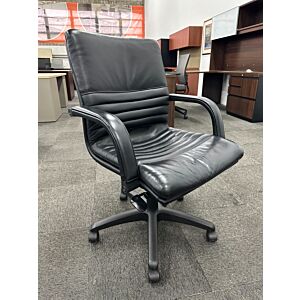 NienKamper Senator Executive Conference Chair (Black/Black)