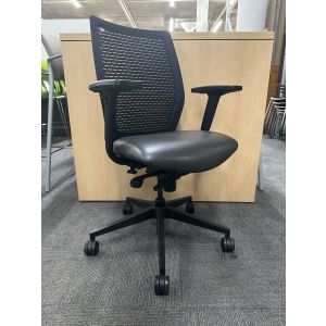 Krug Aqua Tilter Task Chair (Black/Grey)