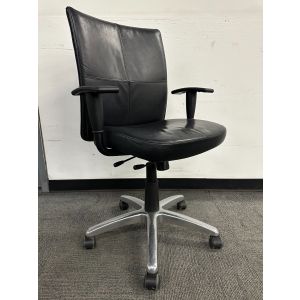 Steelcase Turnstone Jacket Executive Conference Chair (Black/Chome)